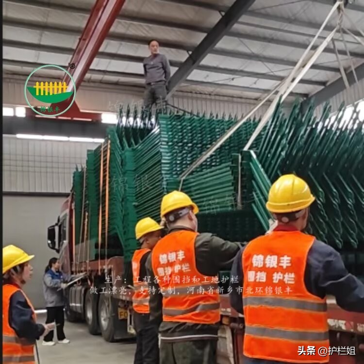 新乡锦银丰：水利工程栏杆上木纹清晰漂亮